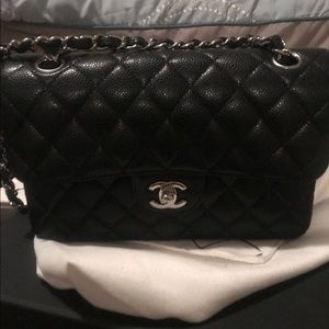 Small size black chanel classic !